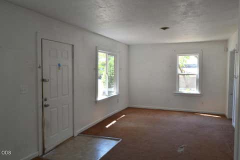 Tiny photo for 322 SE L Street, Grants Pass, OR 97526 (MLS # 220223886)