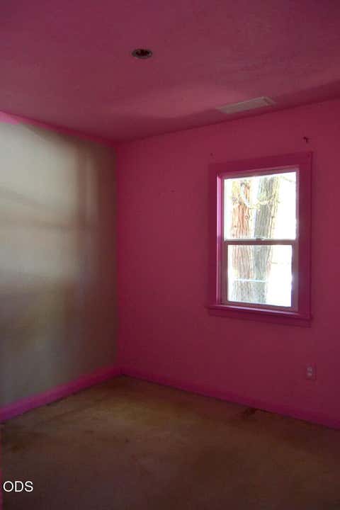Tiny photo for 322 SE L Street, Grants Pass, OR 97526 (MLS # 220223886)