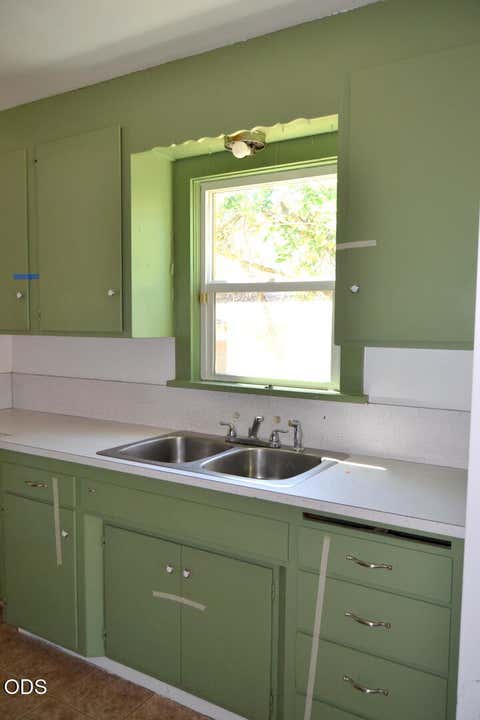 Tiny photo for 322 SE L Street, Grants Pass, OR 97526 (MLS # 220223886)