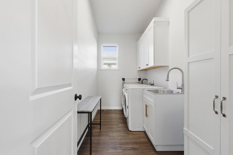 Tiny photo for 16455 Bassett Road, La Pine, OR 97739 (MLS # 220219234)