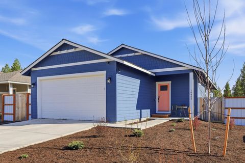 Photo of 16455 Bassett Road, La Pine, OR 97739 (MLS # 220219234)