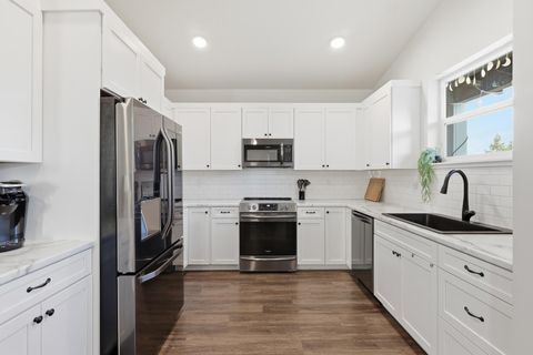 Tiny photo for 16455 Bassett Road, La Pine, OR 97739 (MLS # 220219234)