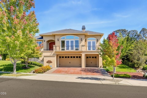 Photo of 401 Stanford Avenue, Medford, OR 97504 (MLS # 220228558)