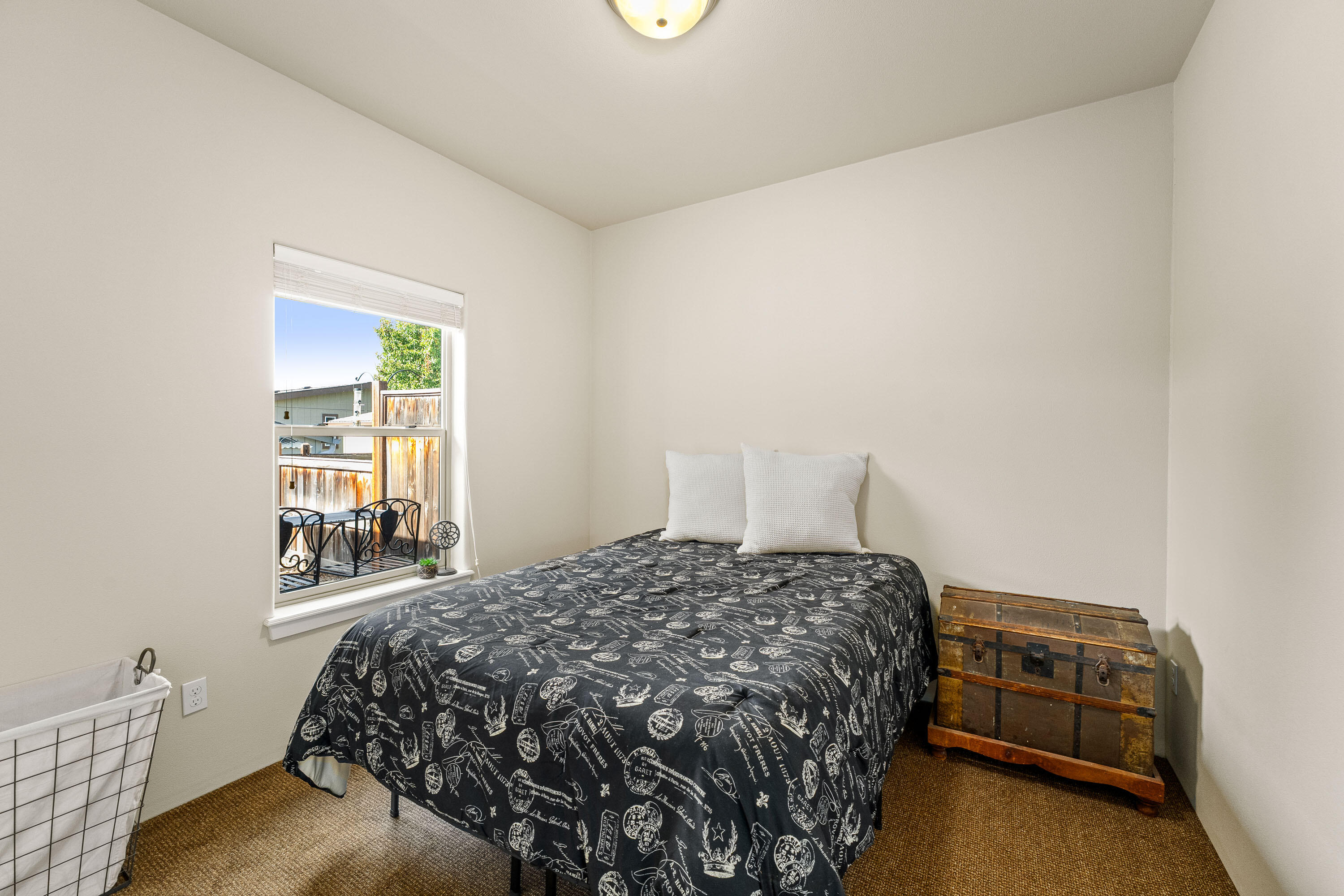 Kinsington Court Condominiums - Residential