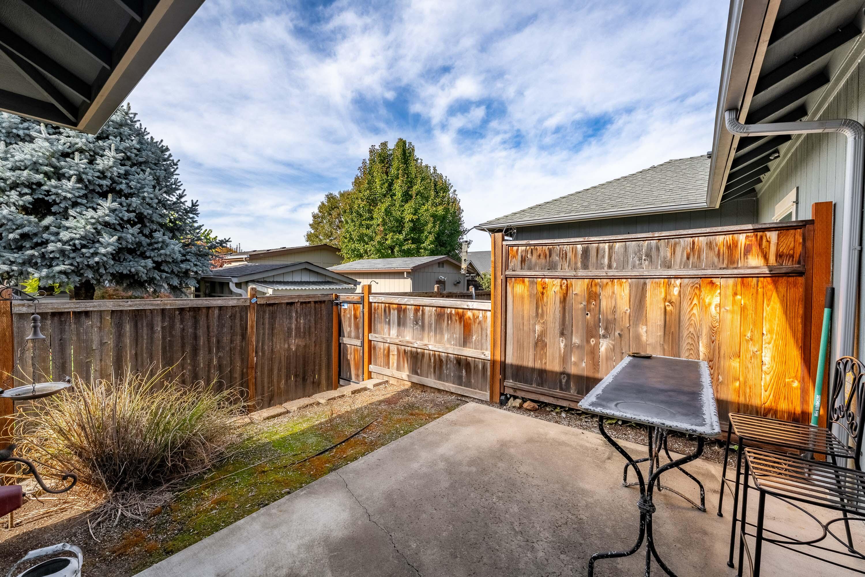 Kinsington Court Condominiums - Residential