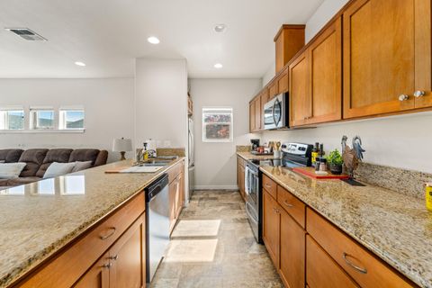 Tiny photo for 753 SW Kinsington Court, Grants Pass, OR 97526 (MLS # 220211173)