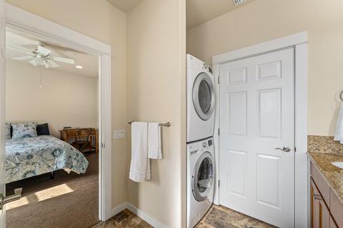 Tiny photo for 753 SW Kinsington Court, Grants Pass, OR 97526 (MLS # 220211173)