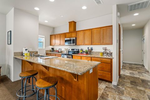 Tiny photo for 753 SW Kinsington Court, Grants Pass, OR 97526 (MLS # 220211173)