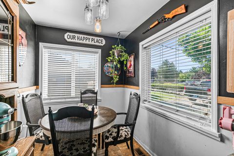Tiny photo for 219 Berrydale Avenue, Medford, OR 97501 (MLS # 220212147)