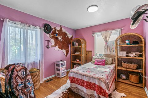 Tiny photo for 219 Berrydale Avenue, Medford, OR 97501 (MLS # 220212147)