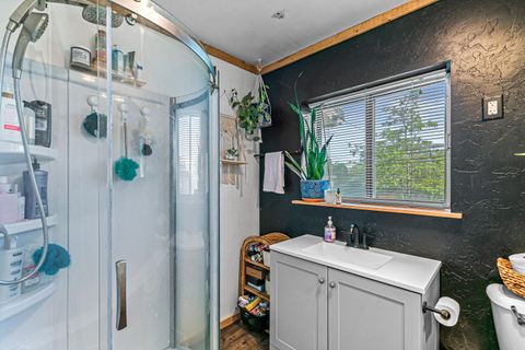 Tiny photo for 219 Berrydale Avenue, Medford, OR 97501 (MLS # 220212147)