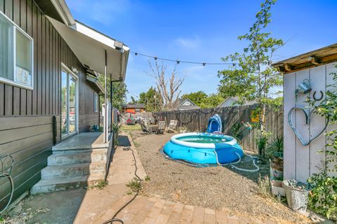 Tiny photo for 219 Berrydale Avenue, Medford, OR 97501 (MLS # 220212147)