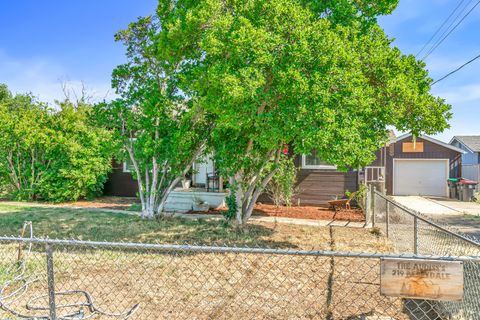Tiny photo for 219 Berrydale Avenue, Medford, OR 97501 (MLS # 220212147)