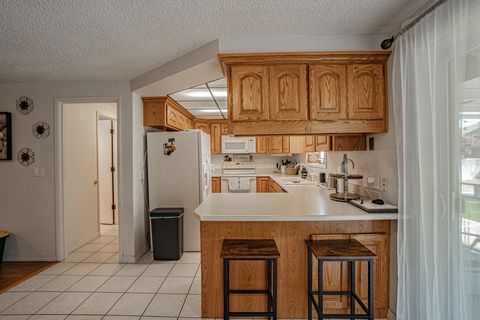 Tiny photo for 501 Palo Verde Way, Central Point, OR 97502 (MLS # 220220048)