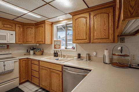 Tiny photo for 501 Palo Verde Way, Central Point, OR 97502 (MLS # 220220048)