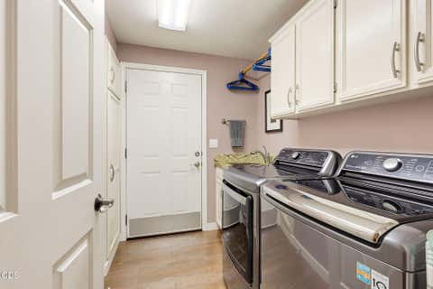 Tiny photo for 3343 Edgewater Drive, Medford, OR 97504 (MLS # 220224376)