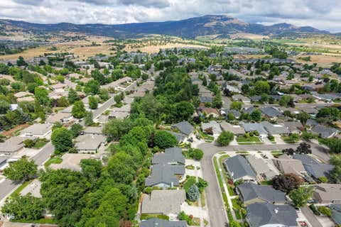 Tiny photo for 3343 Edgewater Drive, Medford, OR 97504 (MLS # 220224376)