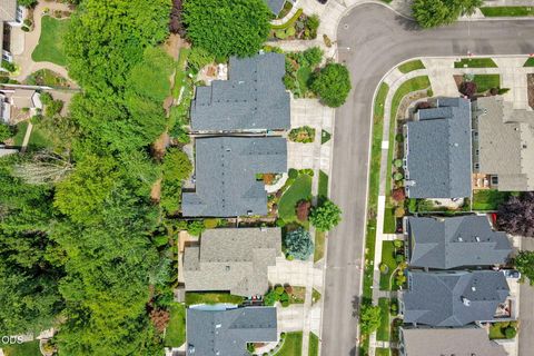 Tiny photo for 3343 Edgewater Drive, Medford, OR 97504 (MLS # 220224376)