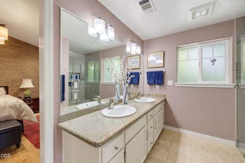 Tiny photo for 3343 Edgewater Drive, Medford, OR 97504 (MLS # 220224376)