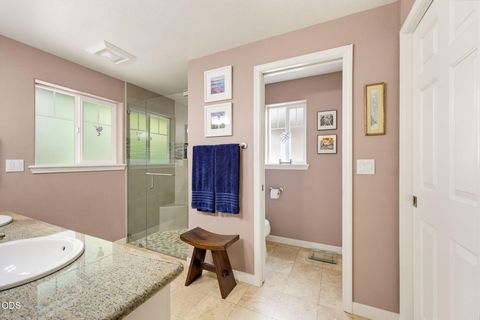 Tiny photo for 3343 Edgewater Drive, Medford, OR 97504 (MLS # 220224376)