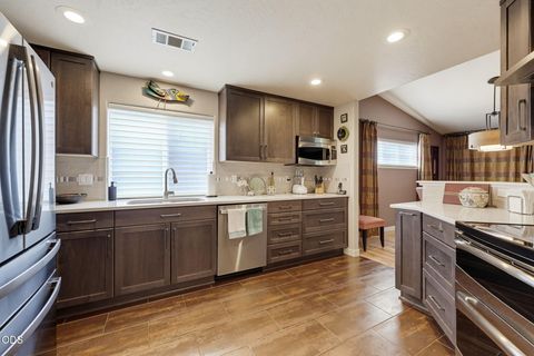 Tiny photo for 3343 Edgewater Drive, Medford, OR 97504 (MLS # 220224376)