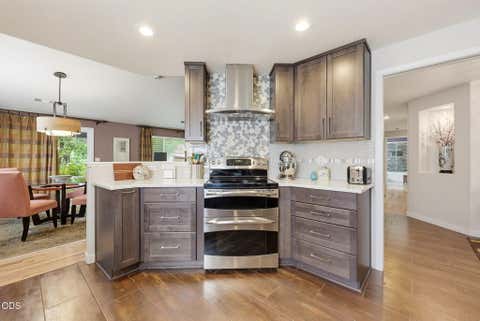 Tiny photo for 3343 Edgewater Drive, Medford, OR 97504 (MLS # 220224376)