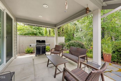 Tiny photo for 3343 Edgewater Drive, Medford, OR 97504 (MLS # 220224376)