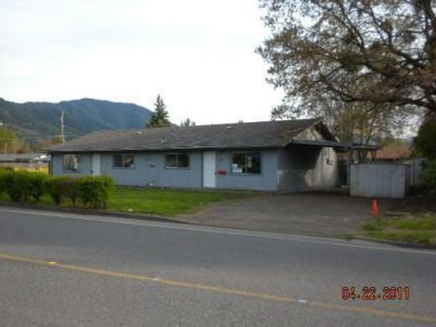 Duplex 2bd 1 ba, 885 sf units, fenced back yards, unit A has an attached 1 car carport. Laundry area in kitchen. Purchase this property for as little as 3% down! This is a Fannie Mae HomePath property. This property is approved for HomePath Mortgage & Renovation Mortgage Financing. Close by 6-30-11 & request 3.5% of the final sales price to be used as closing costs assistance! (Applies to Owner Occupied purchasers only.) Eligibility restrictions apply.