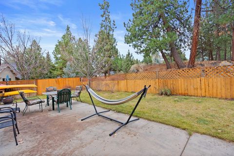 Tiny photo for 60808 SE Sawtooth Mountain Lane, Bend, OR 97702 (MLS # 220211964)