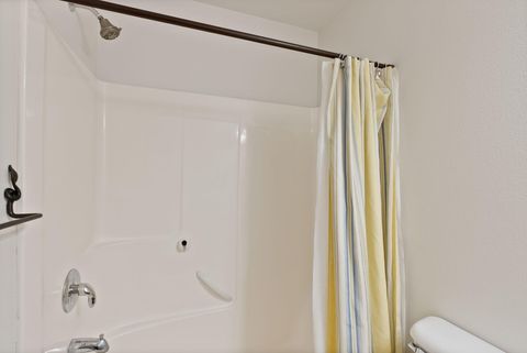 Tiny photo for 60808 SE Sawtooth Mountain Lane, Bend, OR 97702 (MLS # 220211964)