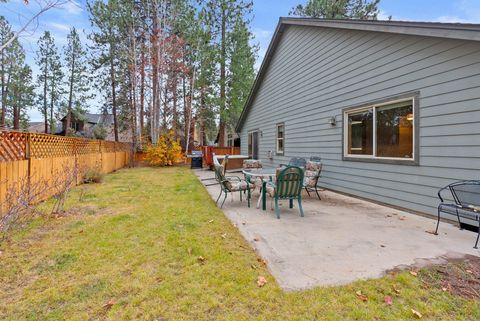 Tiny photo for 60808 SE Sawtooth Mountain Lane, Bend, OR 97702 (MLS # 220211964)