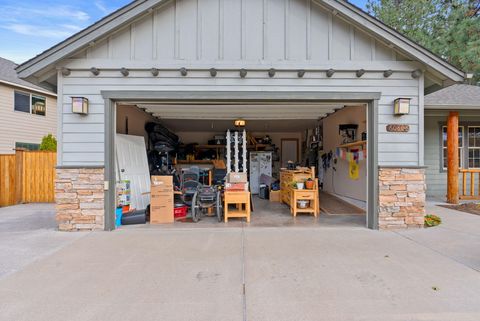 Tiny photo for 60808 SE Sawtooth Mountain Lane, Bend, OR 97702 (MLS # 220211964)