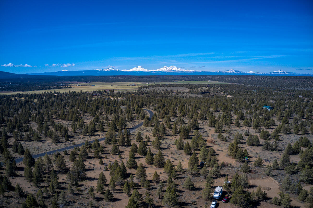 Tetherow Crossing - Land