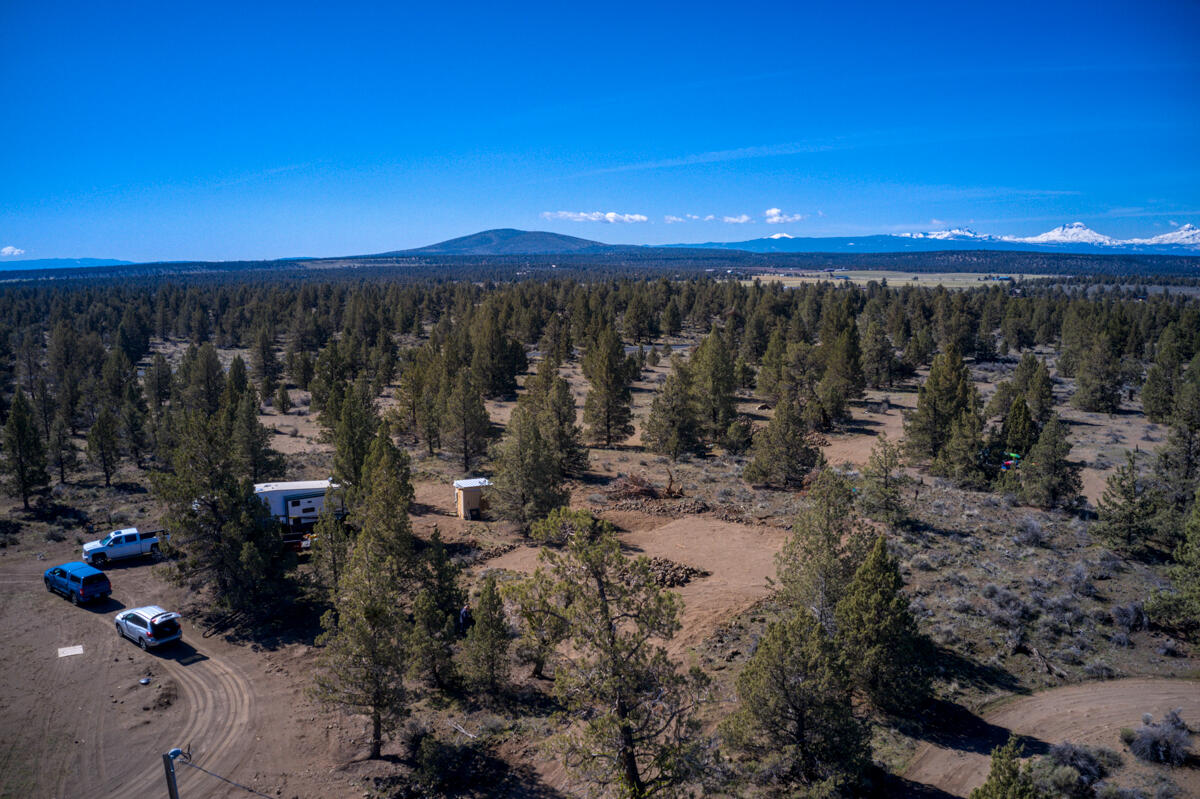 Tetherow Crossing - Land