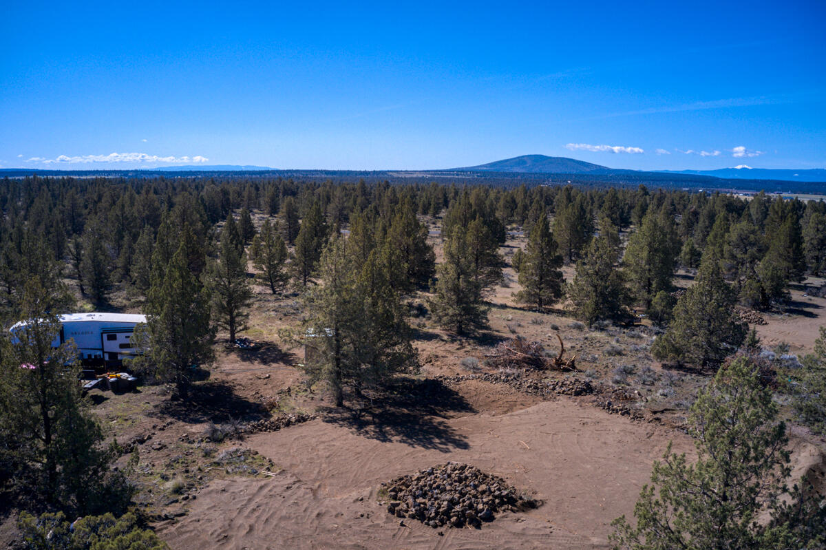 Tetherow Crossing - Land