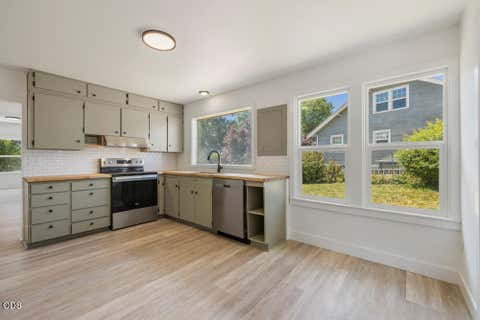 Tiny photo for 1132 Crescent Avenue, Klamath Falls, OR 97601 (MLS # 220223117)