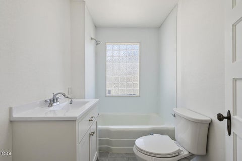 Tiny photo for 1132 Crescent Avenue, Klamath Falls, OR 97601 (MLS # 220223117)