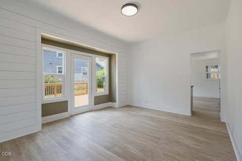 Tiny photo for 1132 Crescent Avenue, Klamath Falls, OR 97601 (MLS # 220223117)