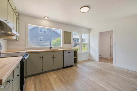 Tiny photo for 1132 Crescent Avenue, Klamath Falls, OR 97601 (MLS # 220223117)