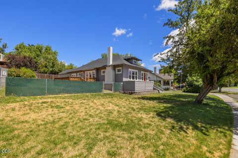 Tiny photo for 1132 Crescent Avenue, Klamath Falls, OR 97601 (MLS # 220223117)