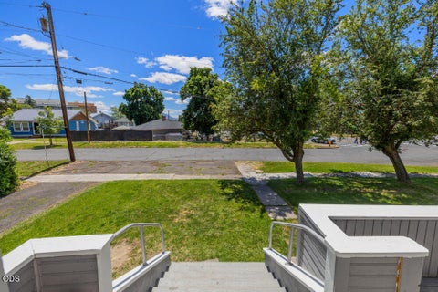 Tiny photo for 1132 Crescent Avenue, Klamath Falls, OR 97601 (MLS # 220223117)