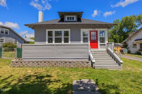 Tiny photo for 1132 Crescent Avenue, Klamath Falls, OR 97601 (MLS # 220223117)