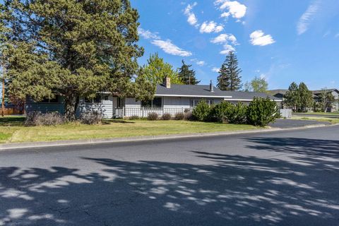 1832 SW Canyon Drive Redmond OR 97756