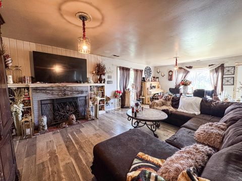 Tiny photo for 4331 Stebbins Avenue, Klamath Falls, OR 97601 (MLS # 220219235)