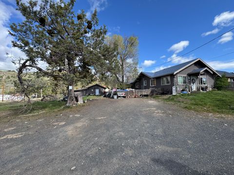 Tiny photo for 4331 Stebbins Avenue, Klamath Falls, OR 97601 (MLS # 220219235)