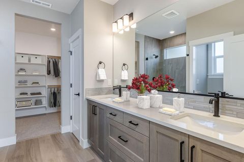 Tiny photo for 1438 NE Whistle Way, Prineville, OR 97754 (MLS # 220210884)