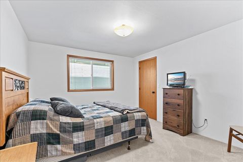 Tiny photo for 1518 Cypress Point Drive, Medford, OR 97504 (MLS # 220219336)