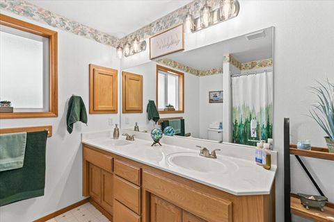 Tiny photo for 1518 Cypress Point Drive, Medford, OR 97504 (MLS # 220219336)
