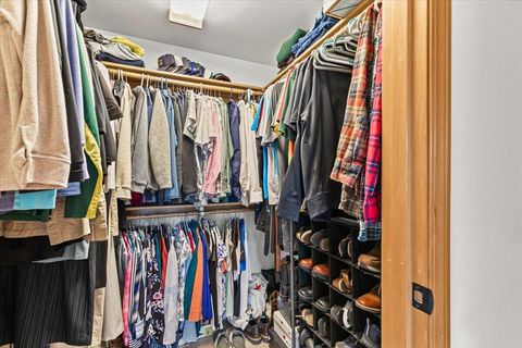 Tiny photo for 1518 Cypress Point Drive, Medford, OR 97504 (MLS # 220219336)