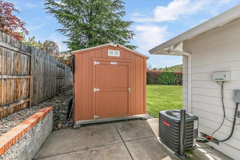 Tiny photo for 1518 Cypress Point Drive, Medford, OR 97504 (MLS # 220219336)